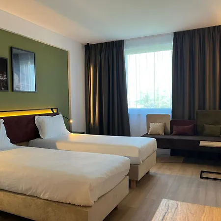 Hotel Campanile Polnoc 3*