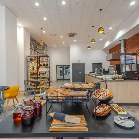 Campanile Polnoc Hotel