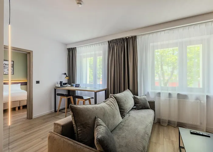 Campanile Polnoc Warschau