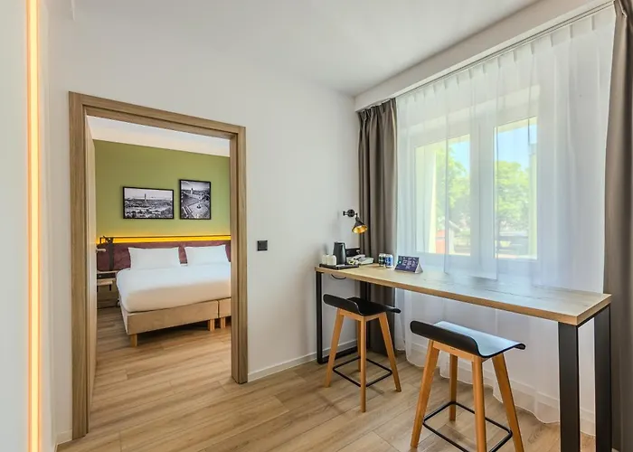 Campanile Polnoc 3* Warschau